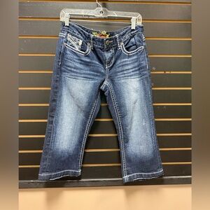 Maurices Embroidered Denim Capri Jeans Sz 7/8